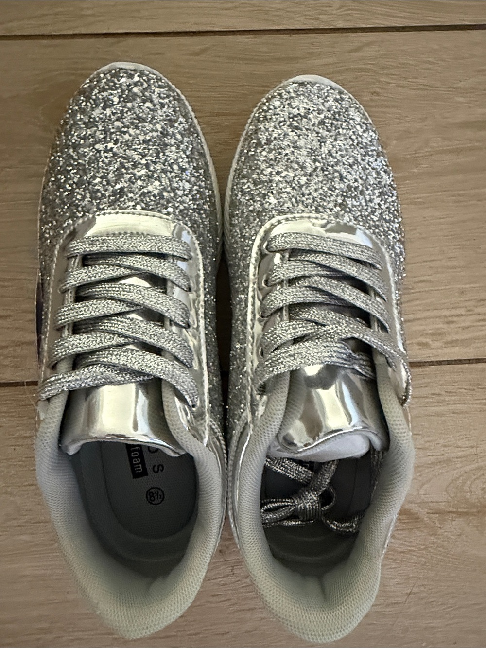 BELOS Silver Glitter Sparkly Sneakers Women’s Size 8.5 New With Tags